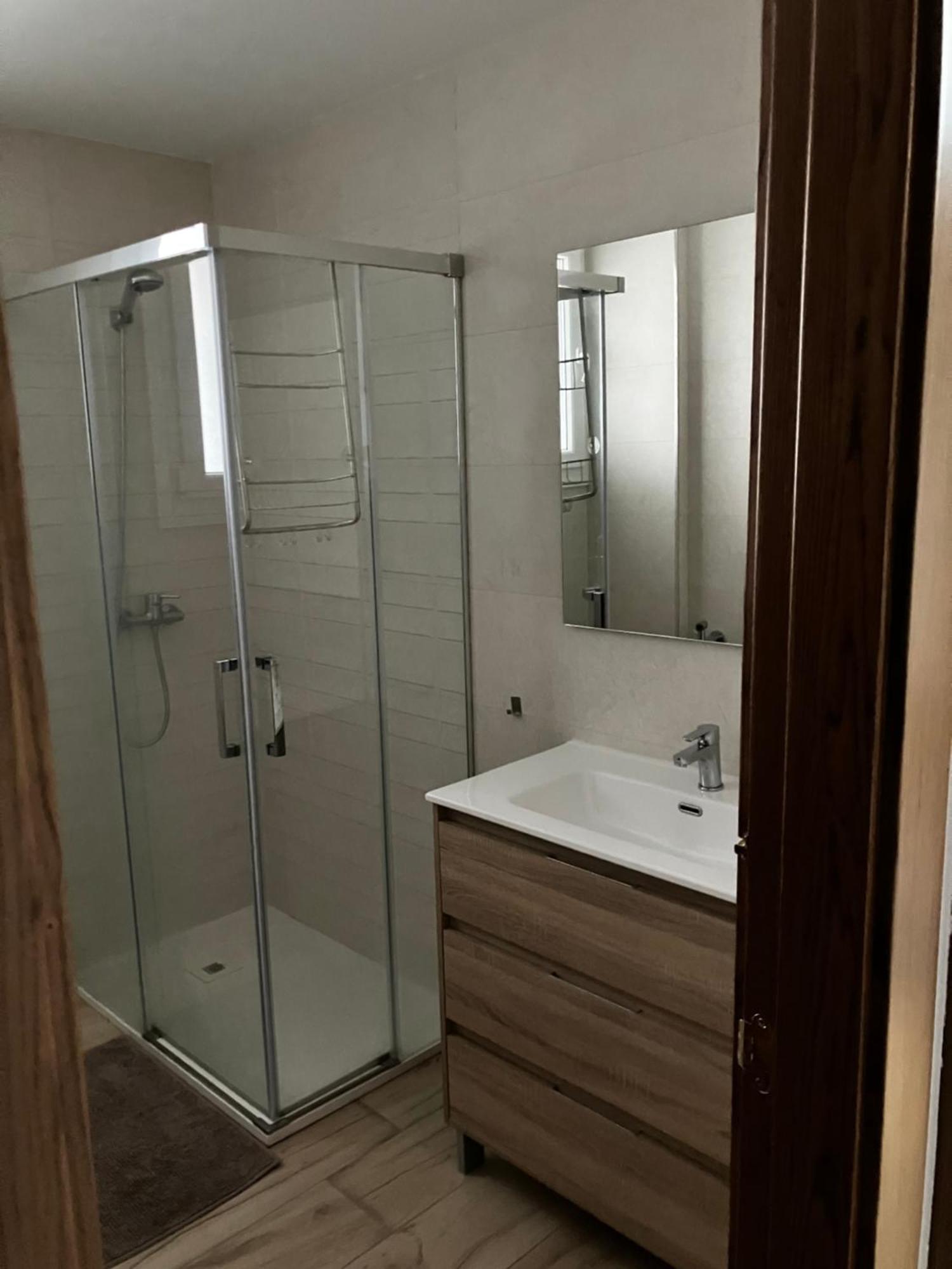 Apartamento En Camino De Ronda De Dos Habitaciones Y Salon Granada Exterior foto